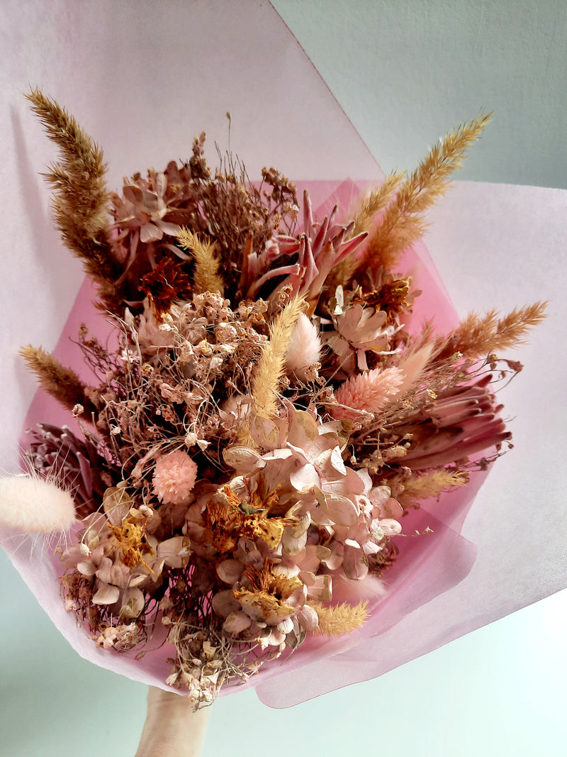 Powder bouquet of dried flowers-4