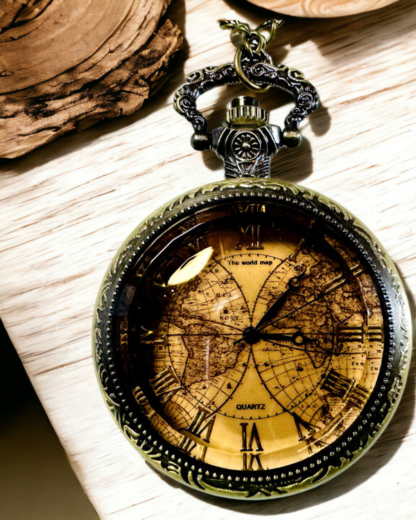 Klasyczny Kwarcowy Zegarek Kieszonkowy z Mapą Świata – Wisiorek z Łańcuszkiem w Stylu Vintage dla Niej i dla Niego, grawer
