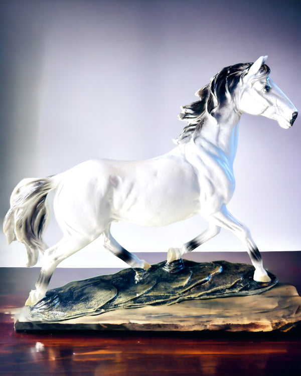 Rzeźba Konia - Figurka Dekoracyjna z Możliwością Grawerowania