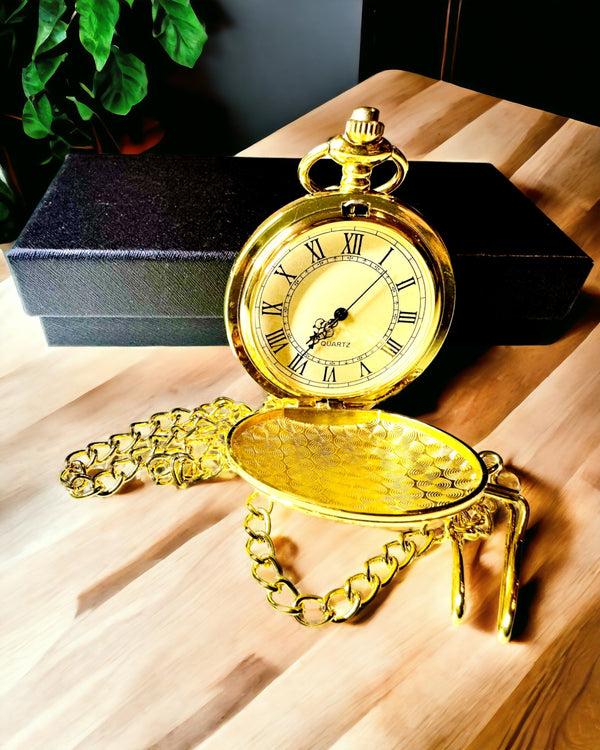 Złoty Zegarek Kieszonkowy w Stylu Vintage z Rzeźbieniami – Eleganckie Męskie Akcesorium, Idealny Pomysł na Prezent