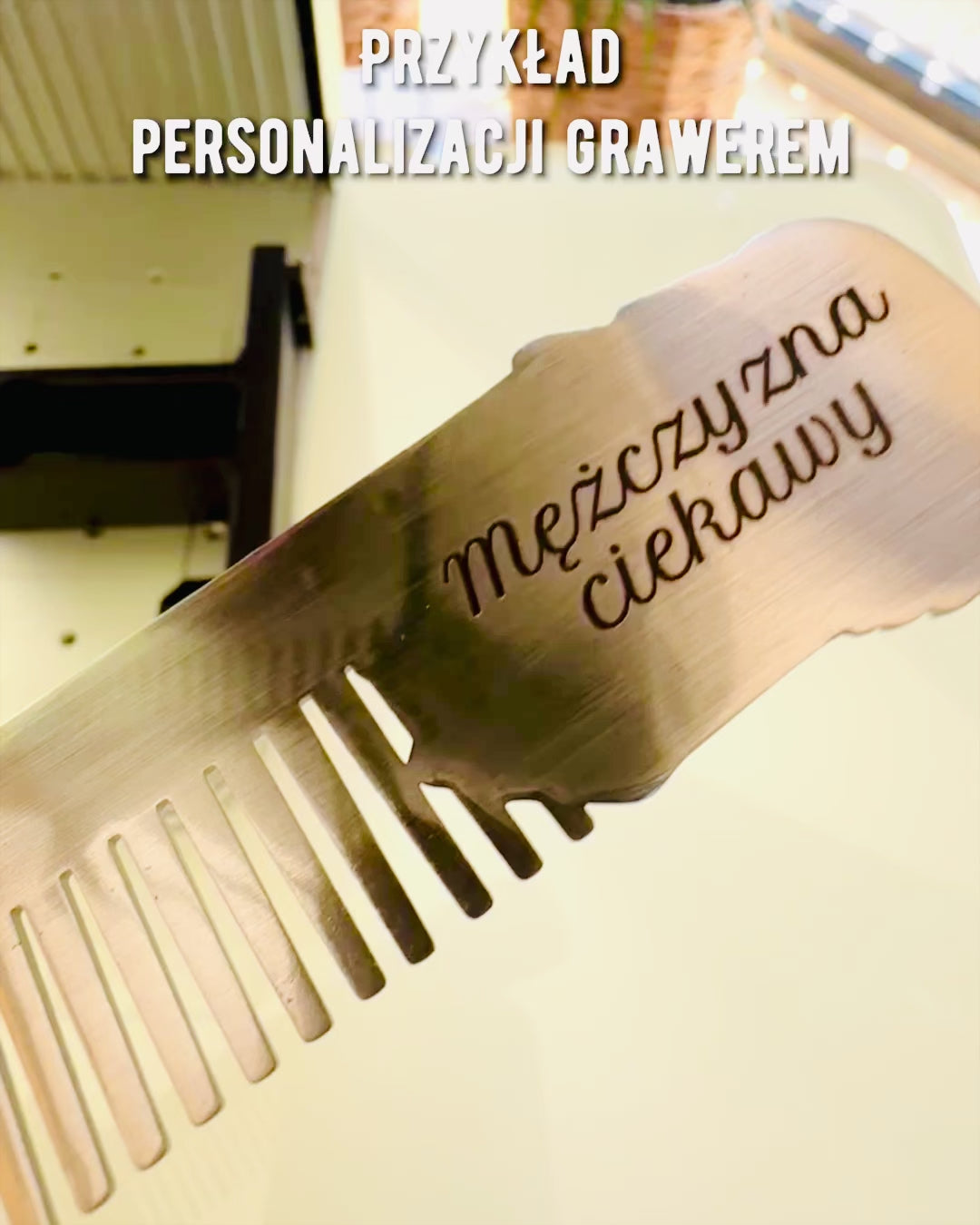 GroomMaster - Elegancki Metalowy Grzebień z Grawerem, personalizacja grawerem