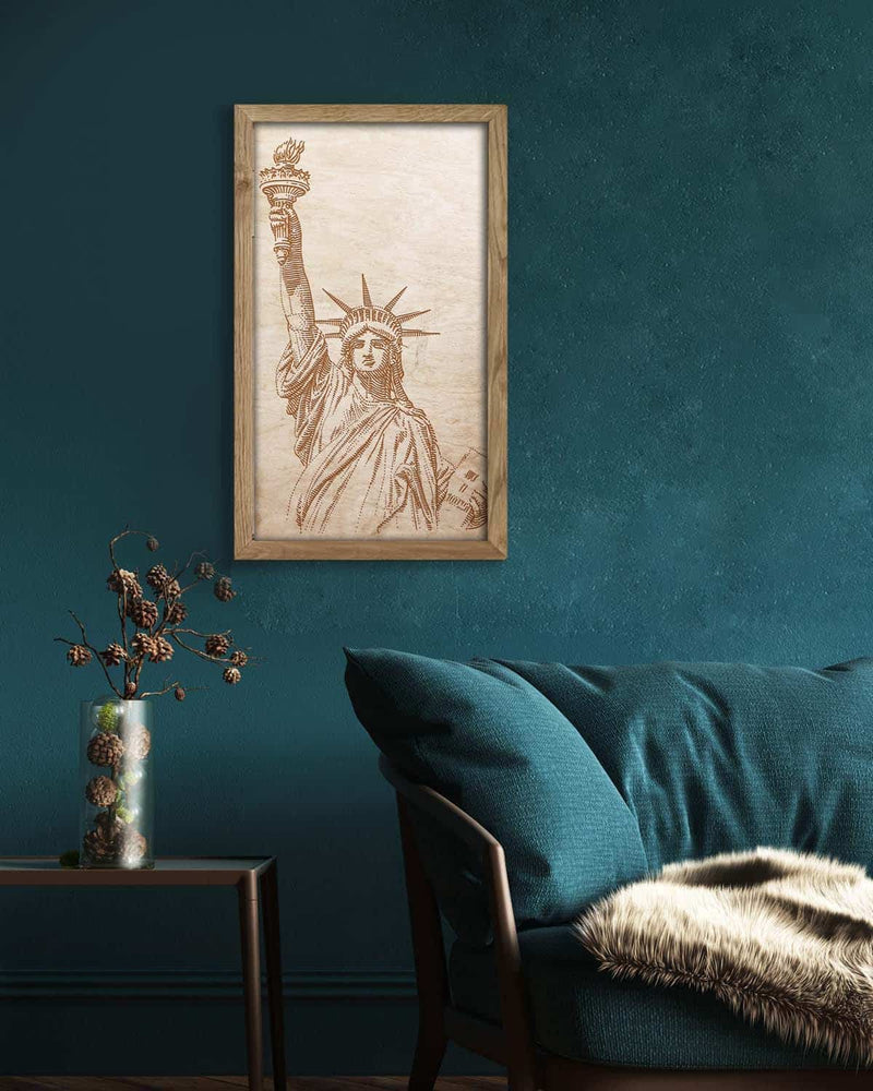 Wooden picture of Statue of Liberty, in an oak frame Birdywing™-4